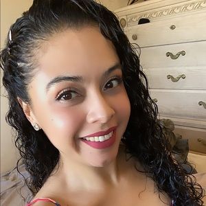 Meet your Posher, Telma